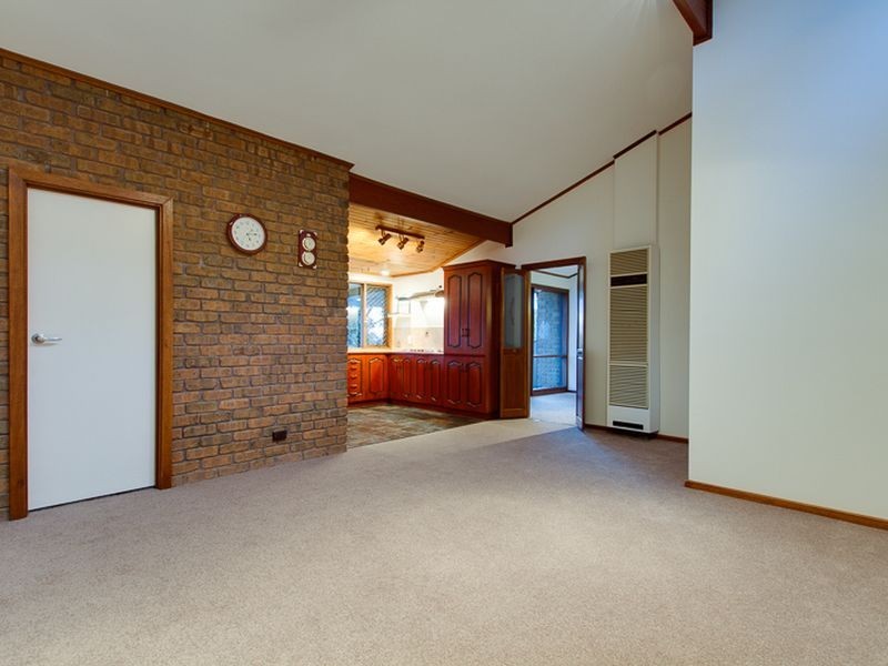 9 Brooker Drive, Hillbank SA 5112