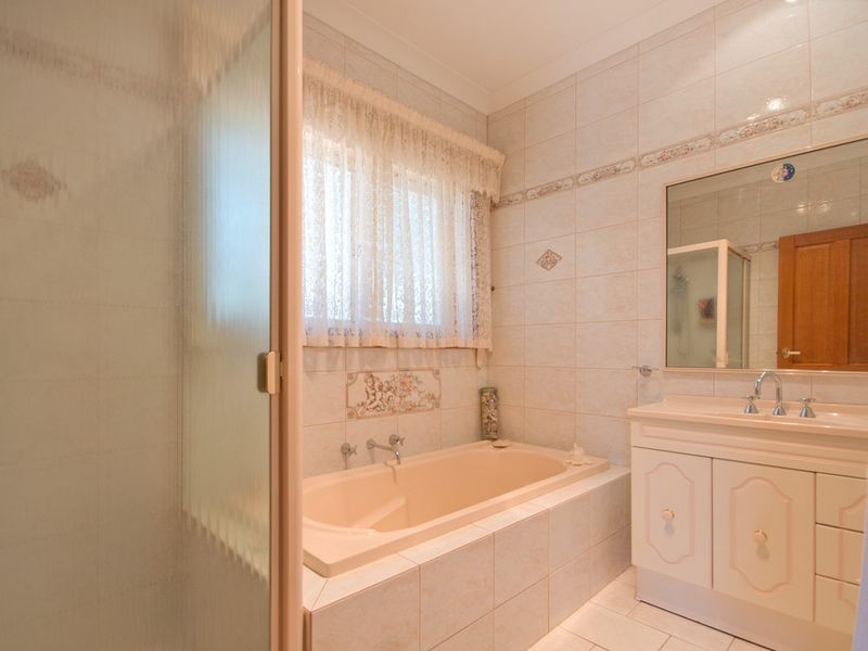 2 Rodeo Drive, Wynn Vale SA 5127