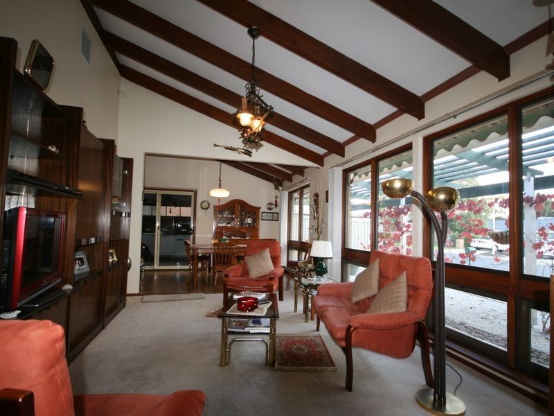 61 Heysen Avenue, Hope Valley SA 5090