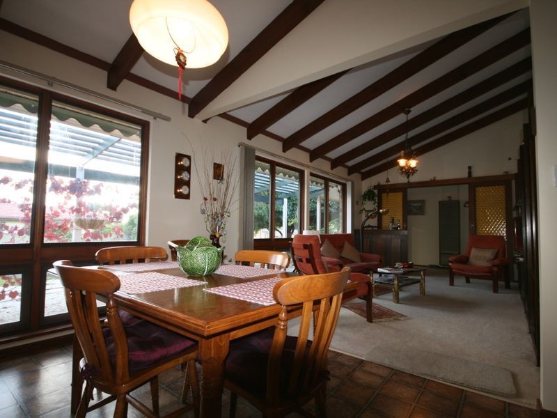 61 Heysen Avenue, Hope Valley SA 5090