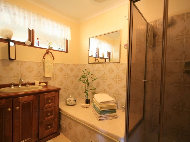 61 Heysen Avenue, Hope Valley SA 5090