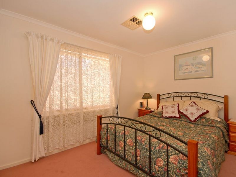 6 Seppelt Court, Woodcroft SA 5162