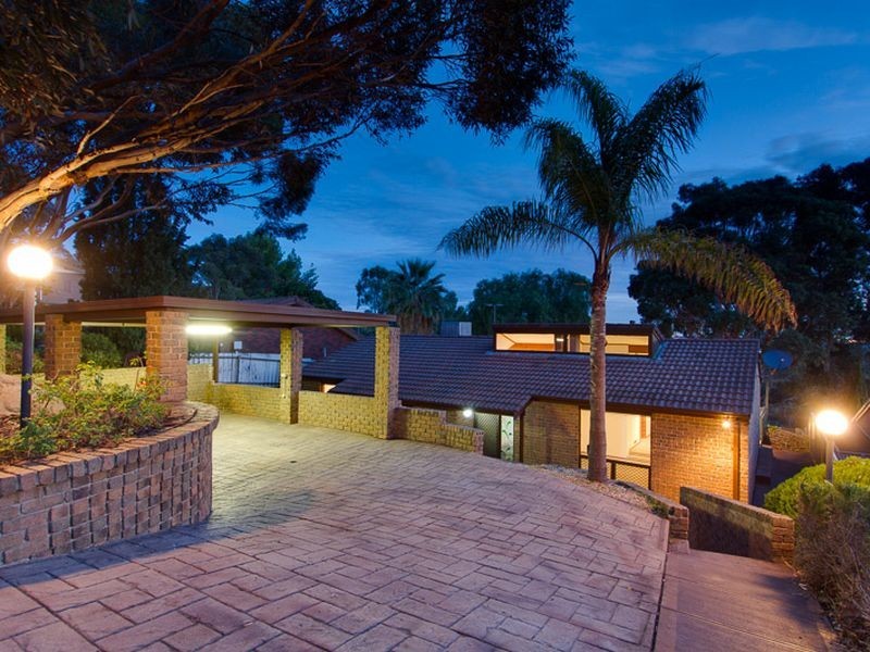 9 Brooker Drive, Hillbank SA 5112