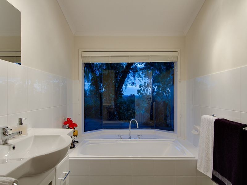 9 Brooker Drive, Hillbank SA 5112