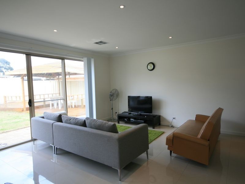 6B Moore Crescent, Campbelltown SA 5074