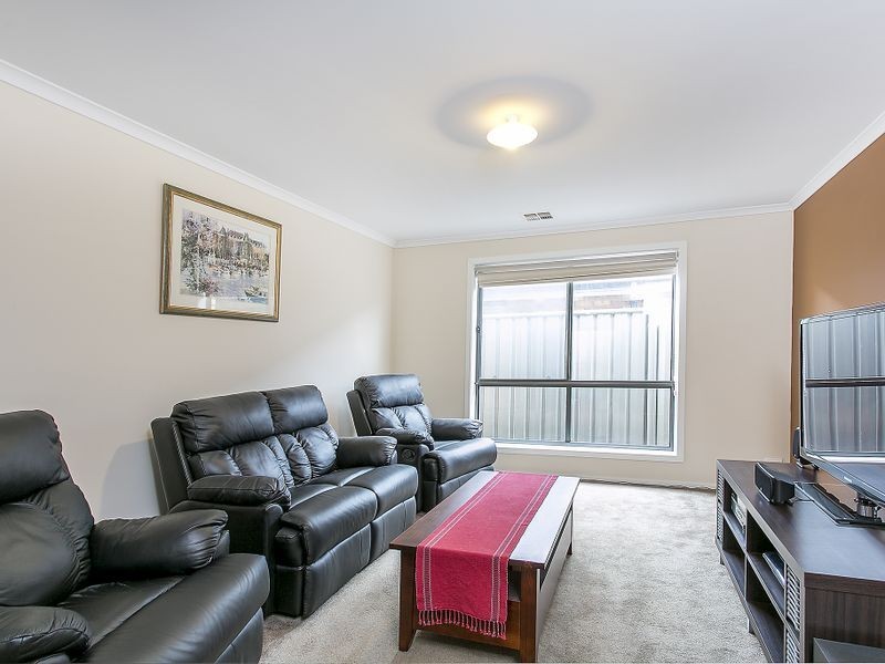 10 Chateau Avenue, Andrews Farm SA 5114