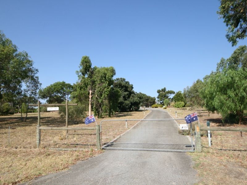 71 Davies Road, Cockatoo Valley SA 5351