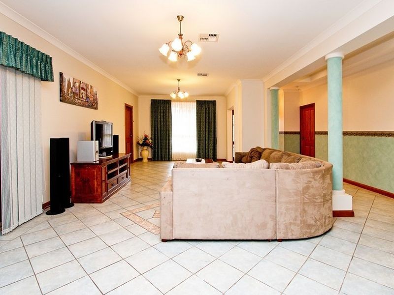 19 Rivergum Close, Walkley Heights SA 5098