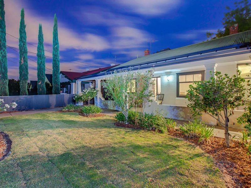 18 Corinda Avenue, Kensington Park SA 5068