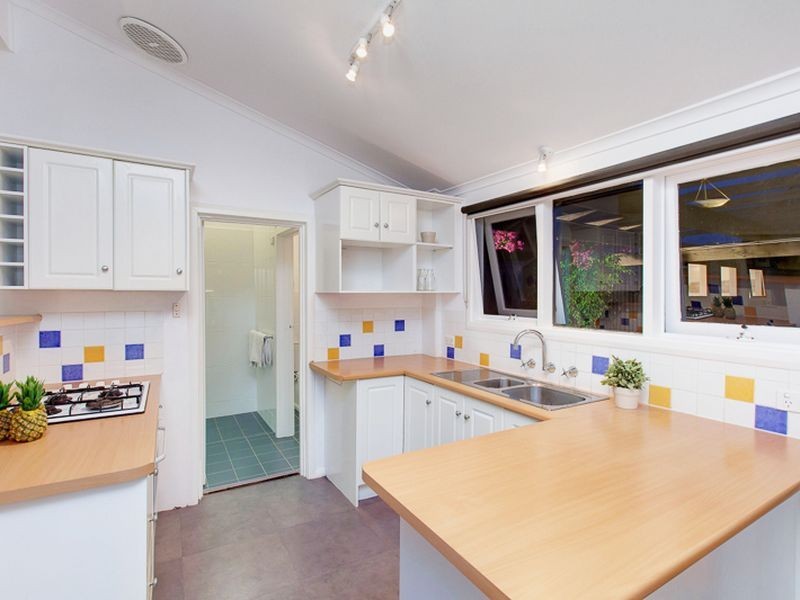 18 Corinda Avenue, Kensington Park SA 5068