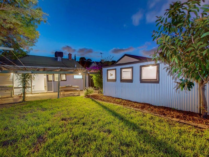 18 Corinda Avenue, Kensington Park SA 5068