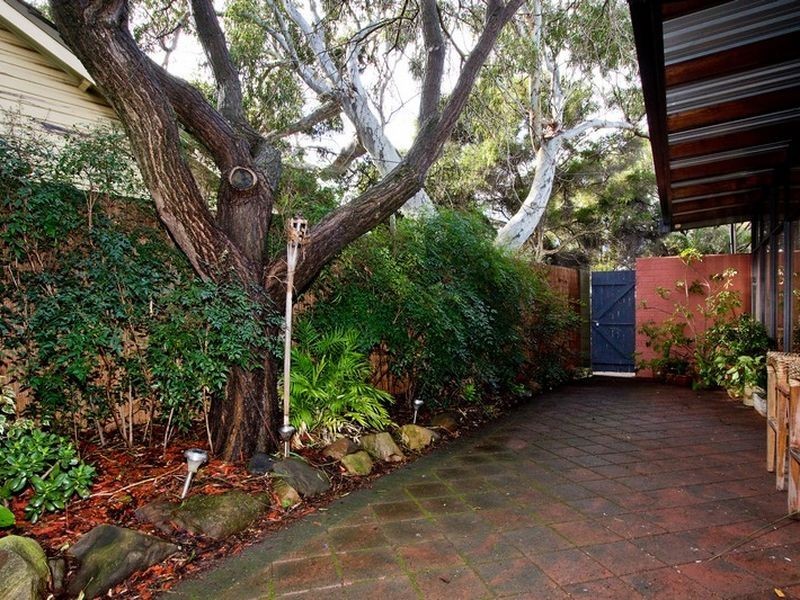 17 Hollard Avenue, Grange SA 5022