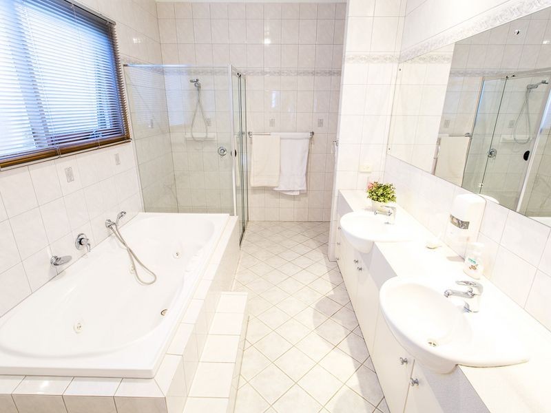 13A Tenth Avenue, St Peters SA 5069