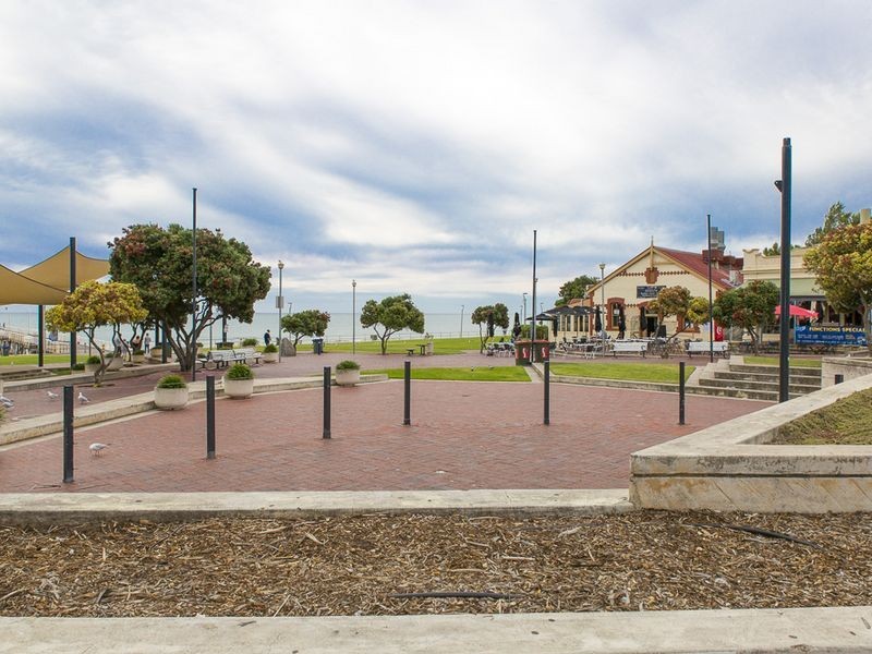 233 Esplanade, Henley Beach SA 5022