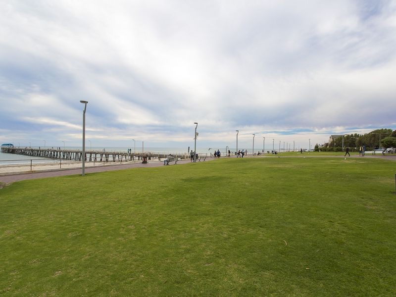 233 Esplanade, Henley Beach SA 5022