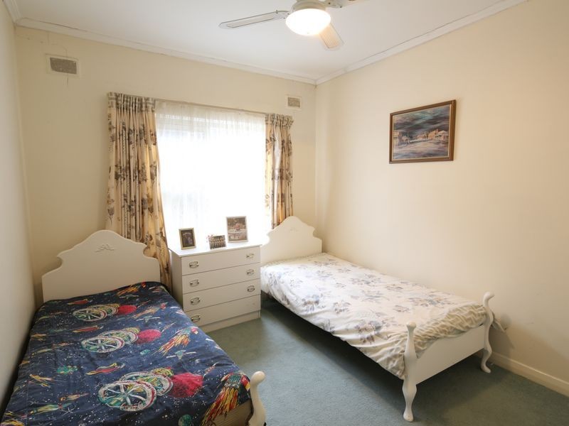 25 Meadow Avenue, Campbelltown SA 5074