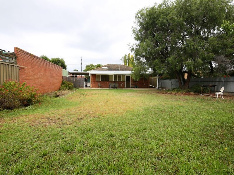 25 Meadow Avenue, Campbelltown SA 5074