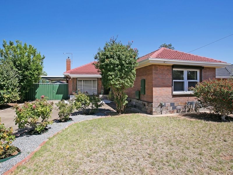 24 Lockerly Street, Elizabeth Vale SA 5112