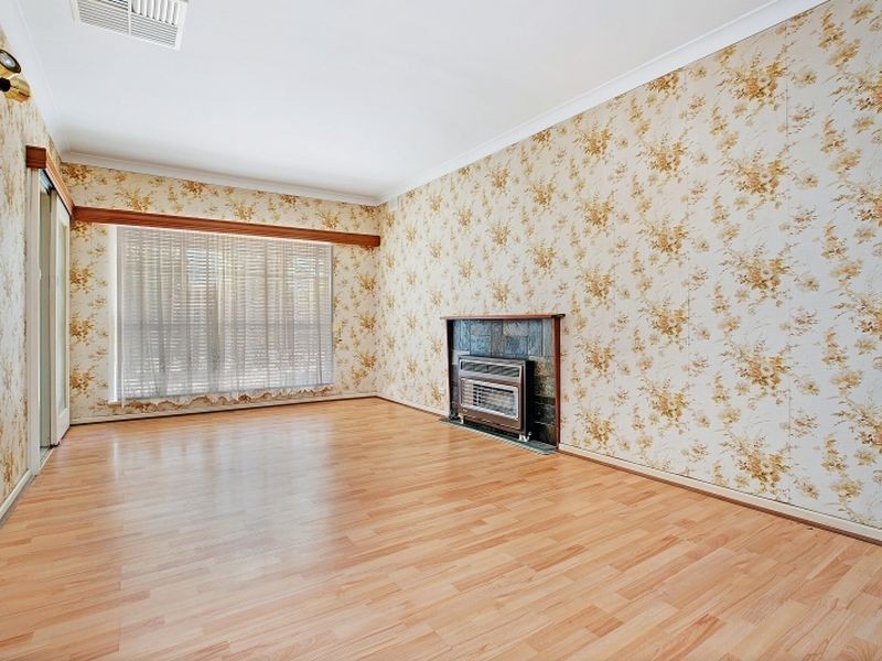 24 Lockerly Street, Elizabeth Vale SA 5112