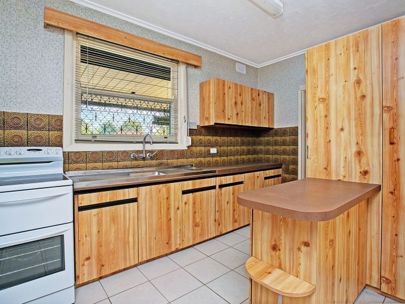 24 Lockerly Street, Elizabeth Vale SA 5112