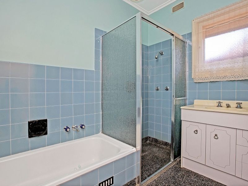 24 Lockerly Street, Elizabeth Vale SA 5112