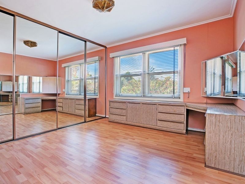 24 Lockerly Street, Elizabeth Vale SA 5112