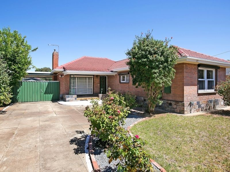 24 Lockerly Street, Elizabeth Vale SA 5112