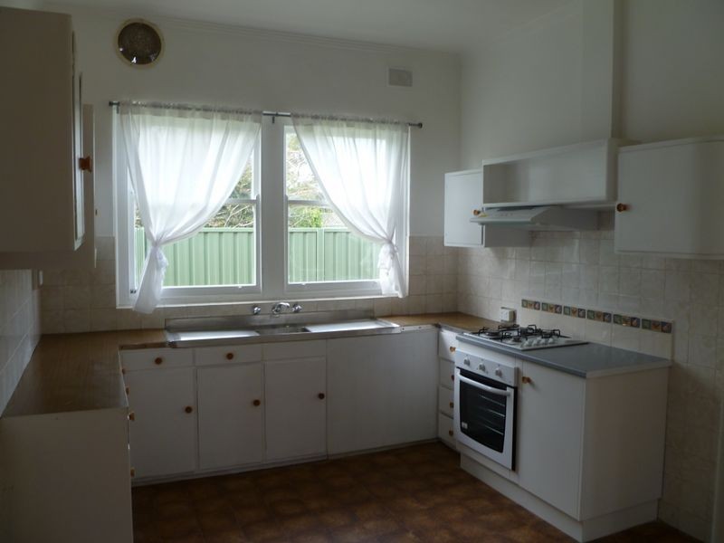 8 Cordelia Crescent, Findon SA 5023