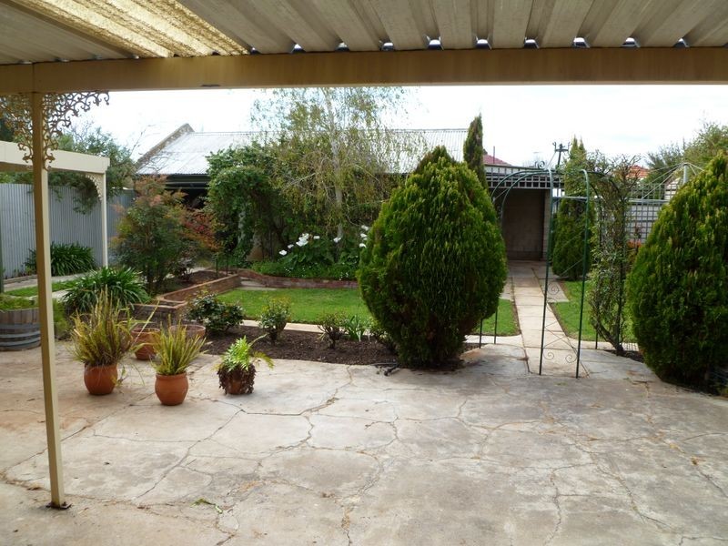 8 Gowland Street, Broadview SA 5083