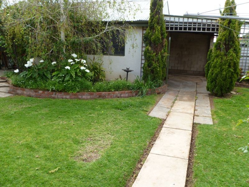 8 Gowland Street, Broadview SA 5083