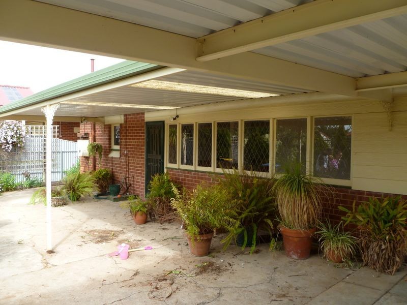 8 Gowland Street, Broadview SA 5083