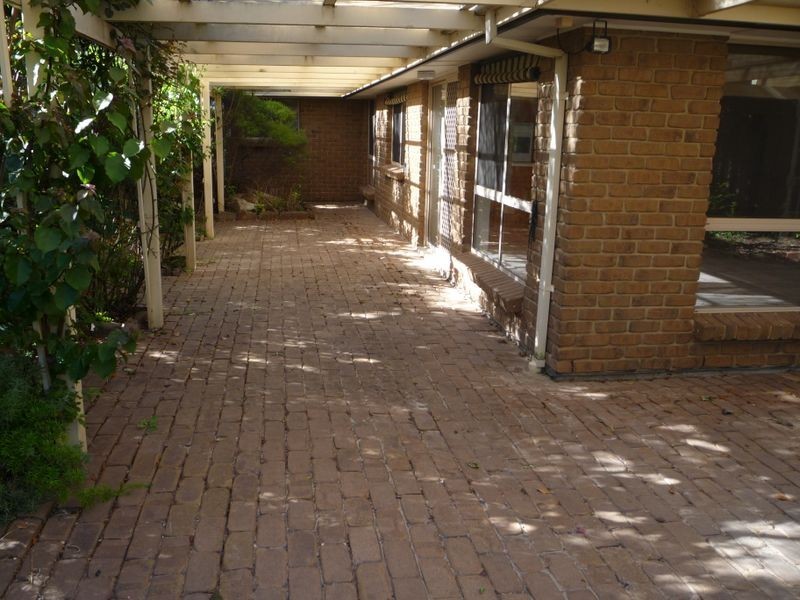 60 Lord Howe Avenue, Oakden SA 5086