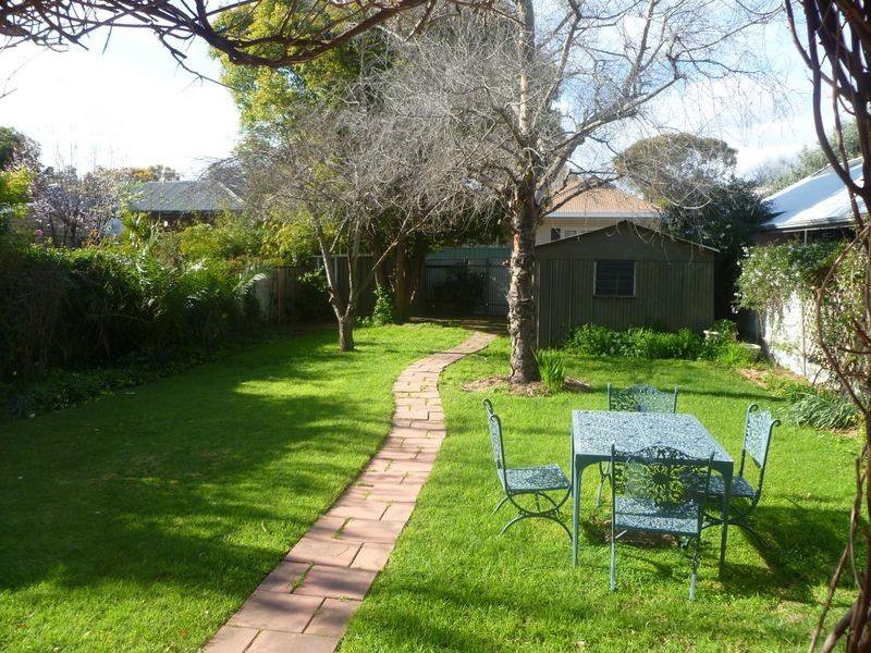 61 Eighth Avenue, St Peters SA 5069