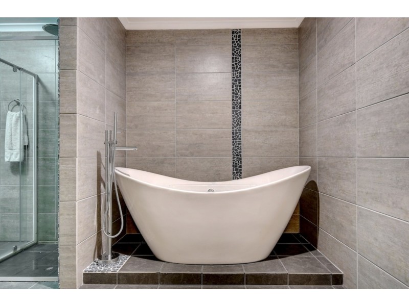 8 Cox Creek Road, Crafers SA 5152