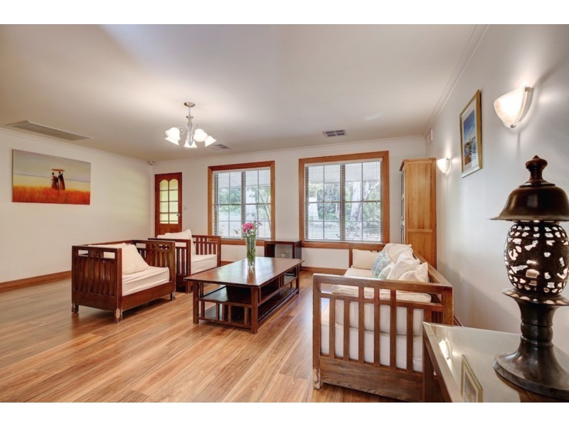 8 Cox Creek Road, Crafers SA 5152