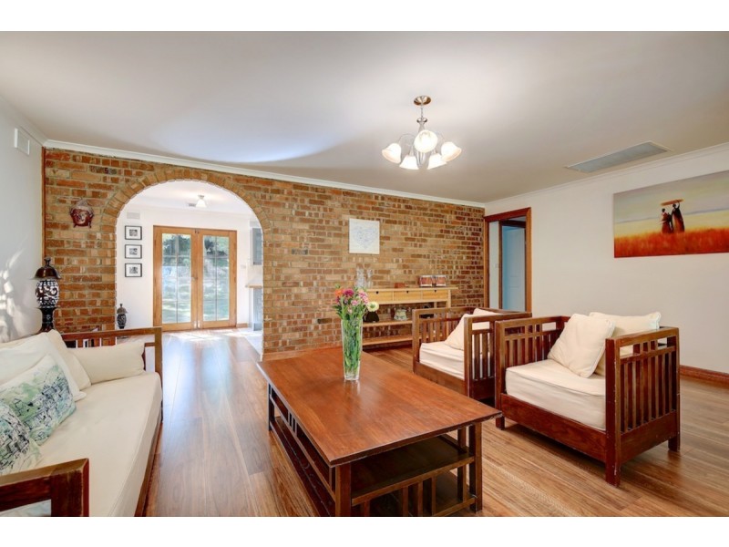 8 Cox Creek Road, Crafers SA 5152