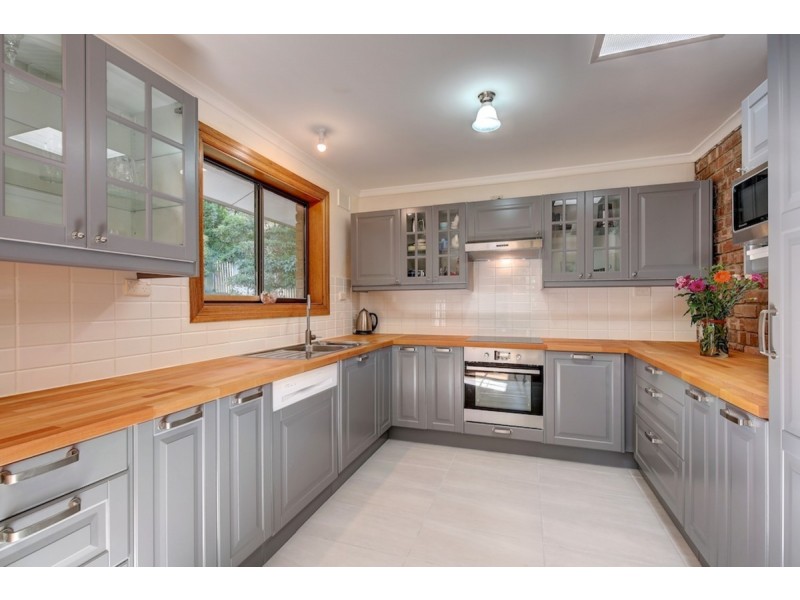 8 Cox Creek Road, Crafers SA 5152