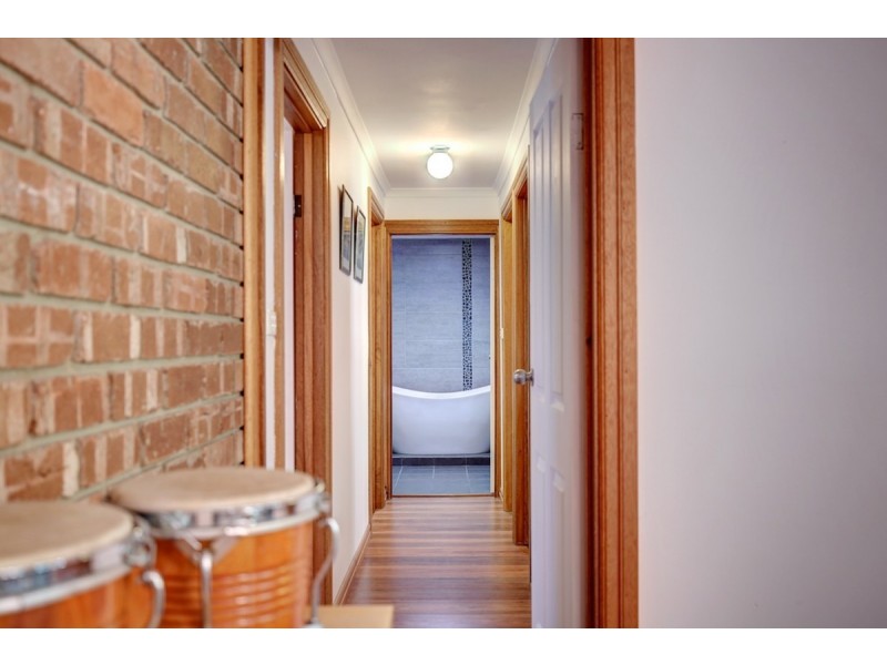 8 Cox Creek Road, Crafers SA 5152