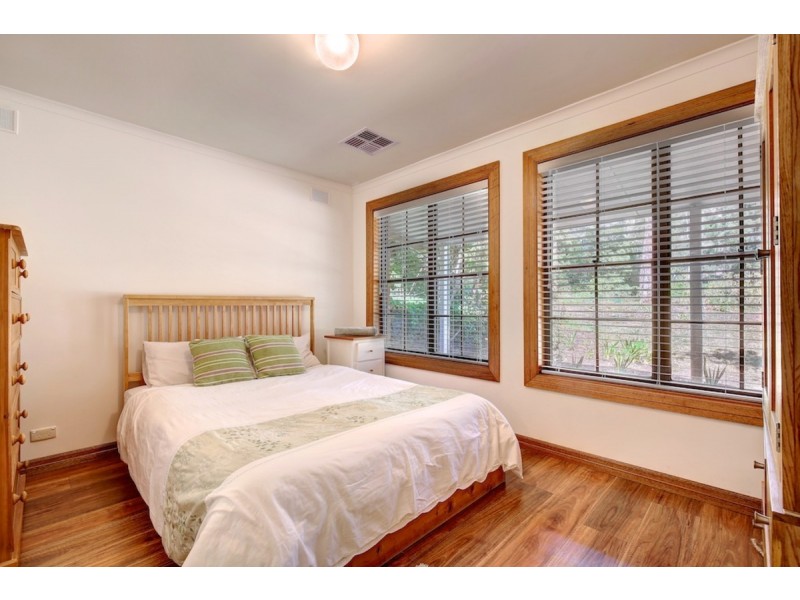 8 Cox Creek Road, Crafers SA 5152