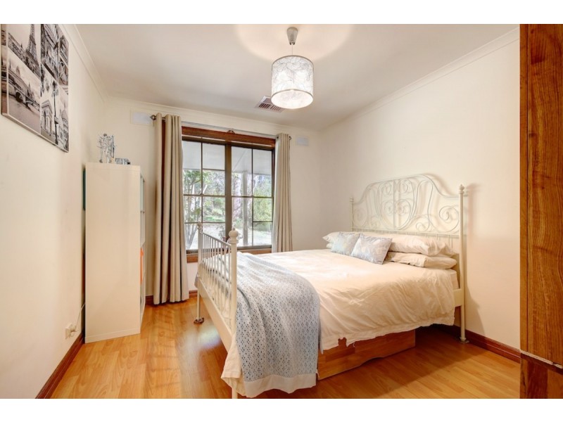 8 Cox Creek Road, Crafers SA 5152