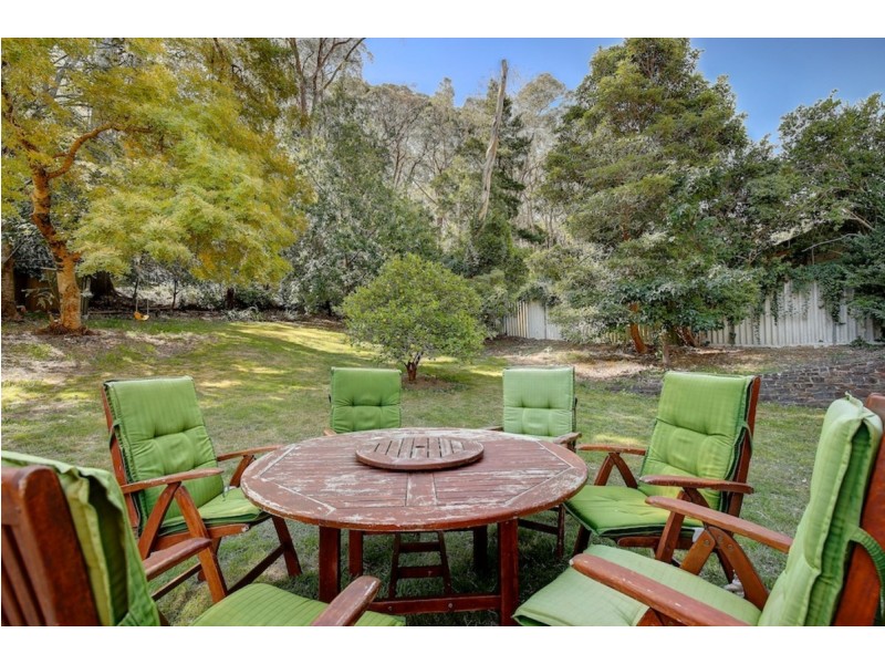 8 Cox Creek Road, Crafers SA 5152