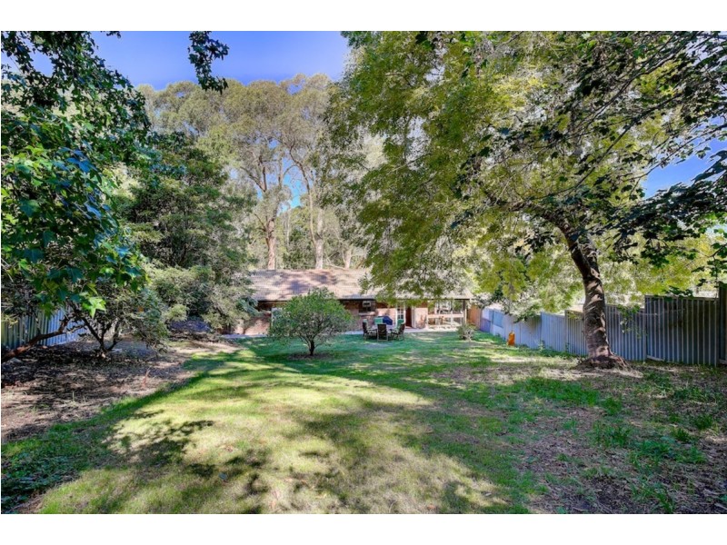 8 Cox Creek Road, Crafers SA 5152