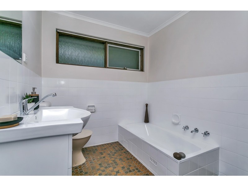 34 Cave Avenue, Bridgewater SA 5155