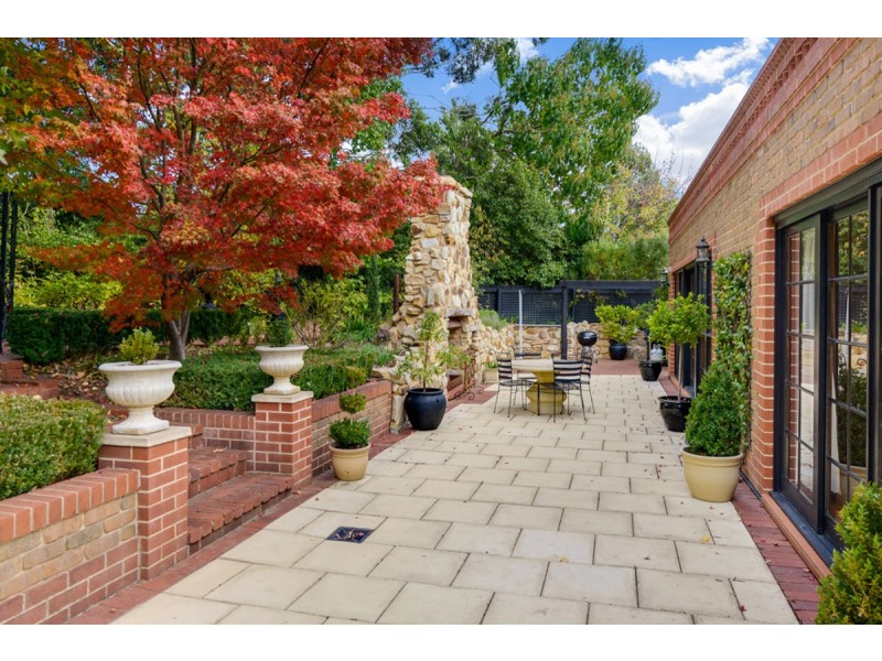 16 Cummins Drive, Summertown SA 5141