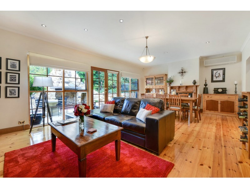 16 Cummins Drive, Summertown SA 5141