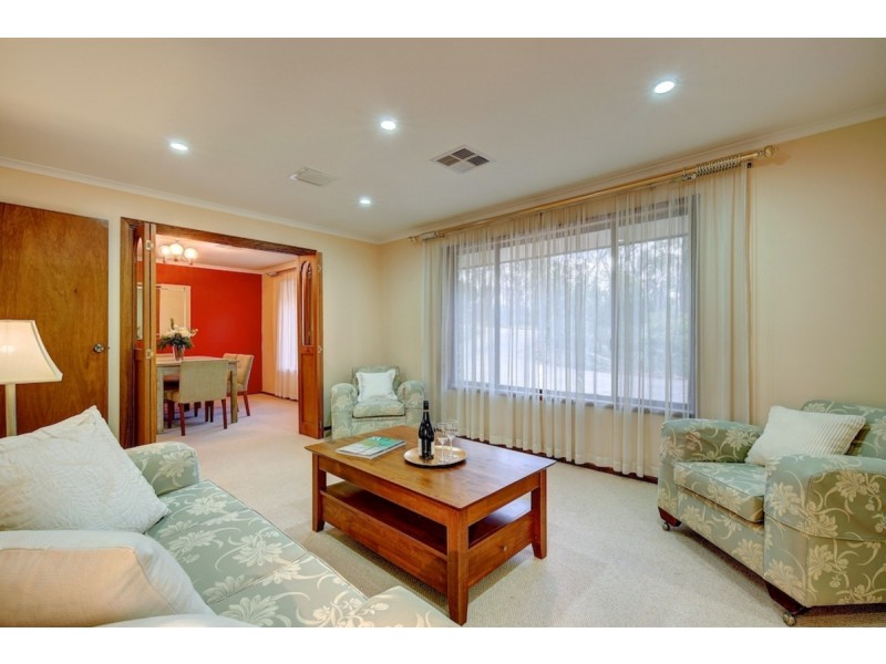 68 Emmett Road, Crafers West SA 5152