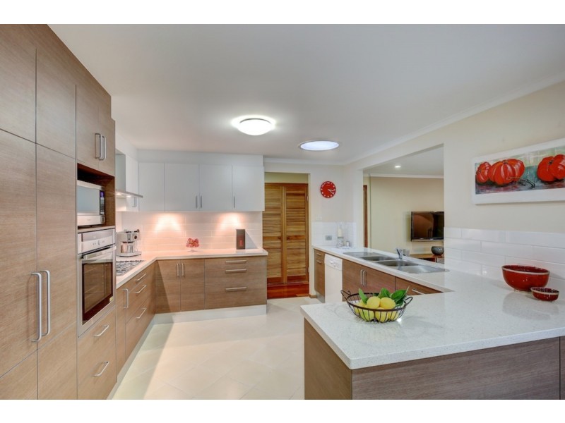 68 Emmett Road, Crafers West SA 5152