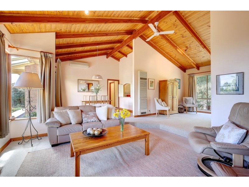 62 Emmett Road, Crafers West SA 5152