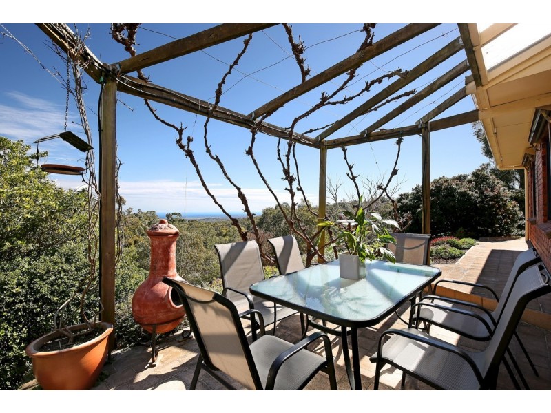 62 Emmett Road, Crafers West SA 5152