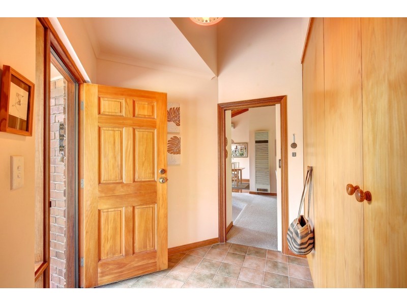62 Emmett Road, Crafers West SA 5152